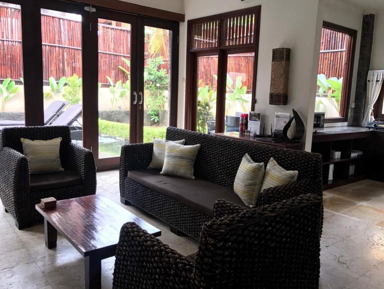 Kuta Holiday Villas מראה חיצוני תמונה